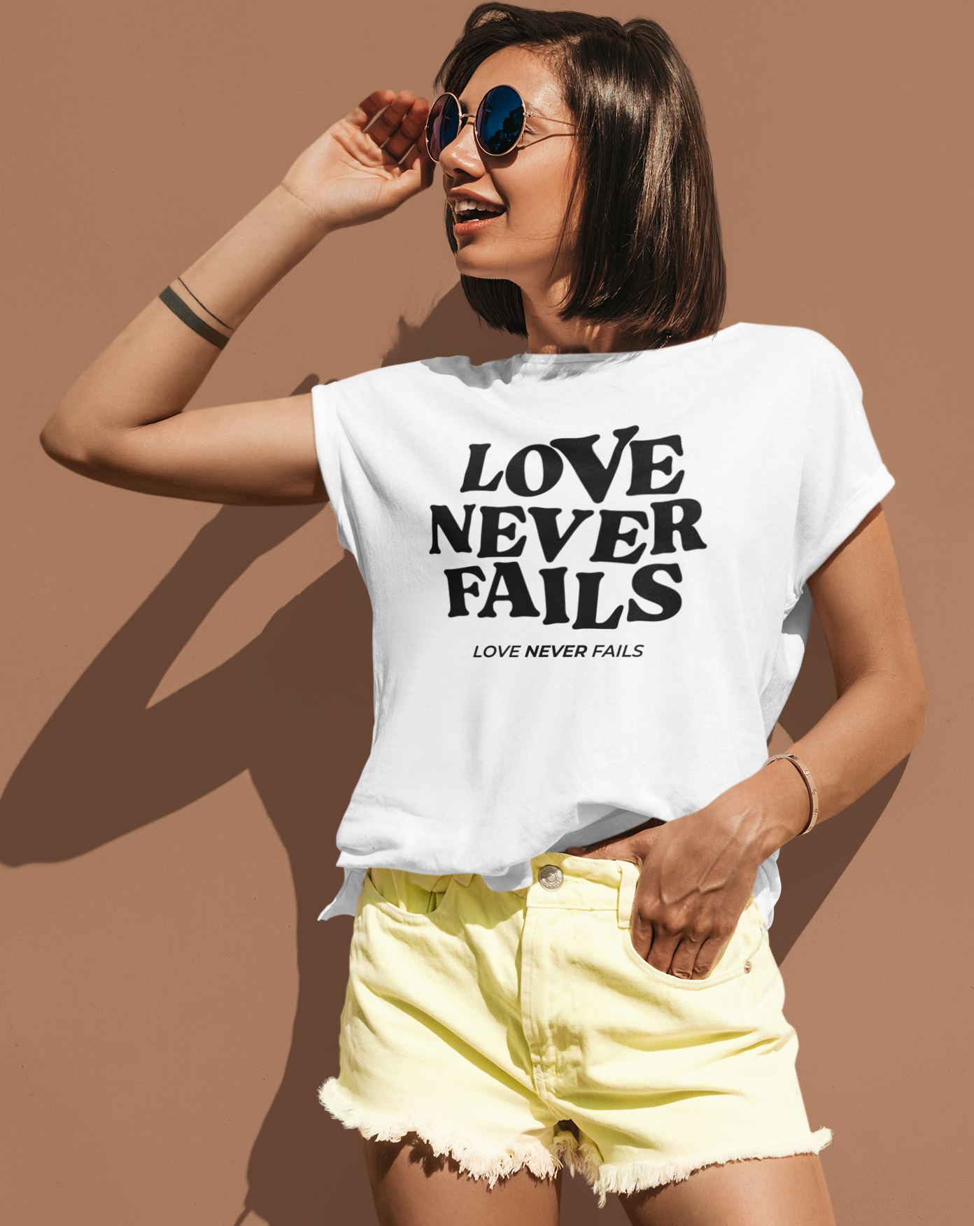 Love never fails | Diseño PNG, SVG, JPG